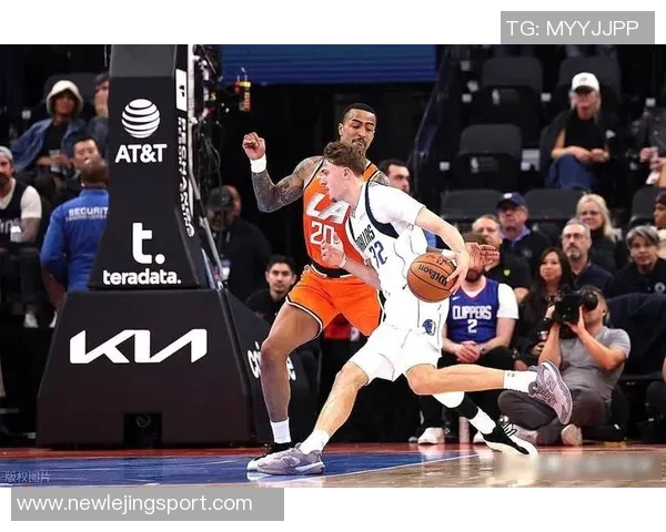 弗拉格单场砍下35分助攻双双创历史成NBA最年轻纪录新星