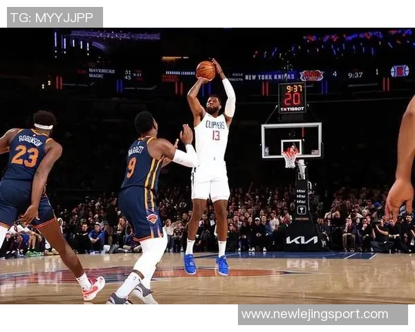 乔治表现平平17投仅中6得17分3篮板3助攻并遭遇5次犯规