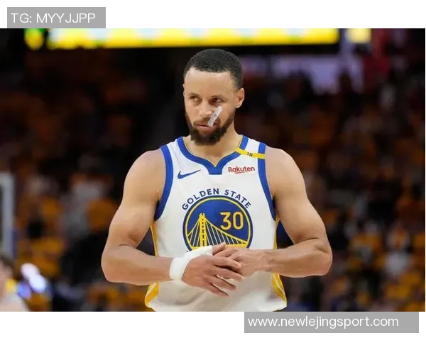 科尔称赞库里是球队核心一切战术围绕他展开