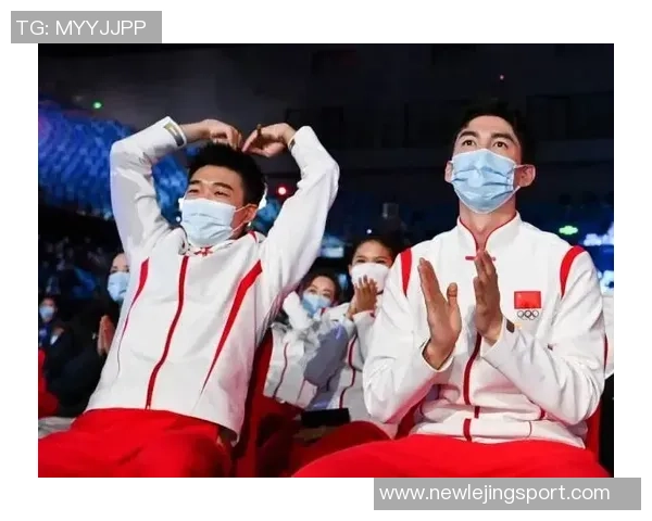 2025铁人荣耀时刻全队齐心协力捧杯共庆冠军荣耀之夜