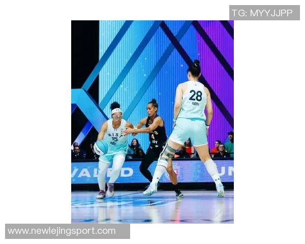 李月汝携手斯图尔特与奥贡鲍尔共战Unrivaled联赛展现强大实力